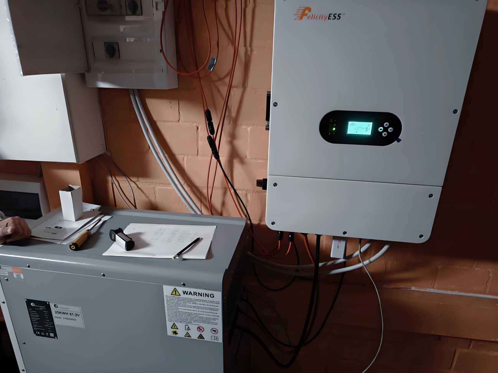 hybrid solar inverter 2